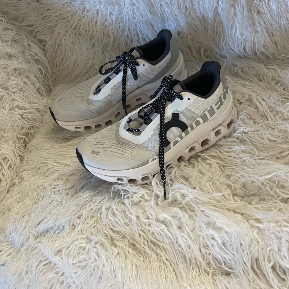 On women’s Cloudmonster Running Shoe Sz W8 $85